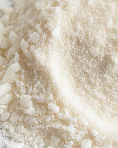 Close-up of a pile of magnesium bisglycinate