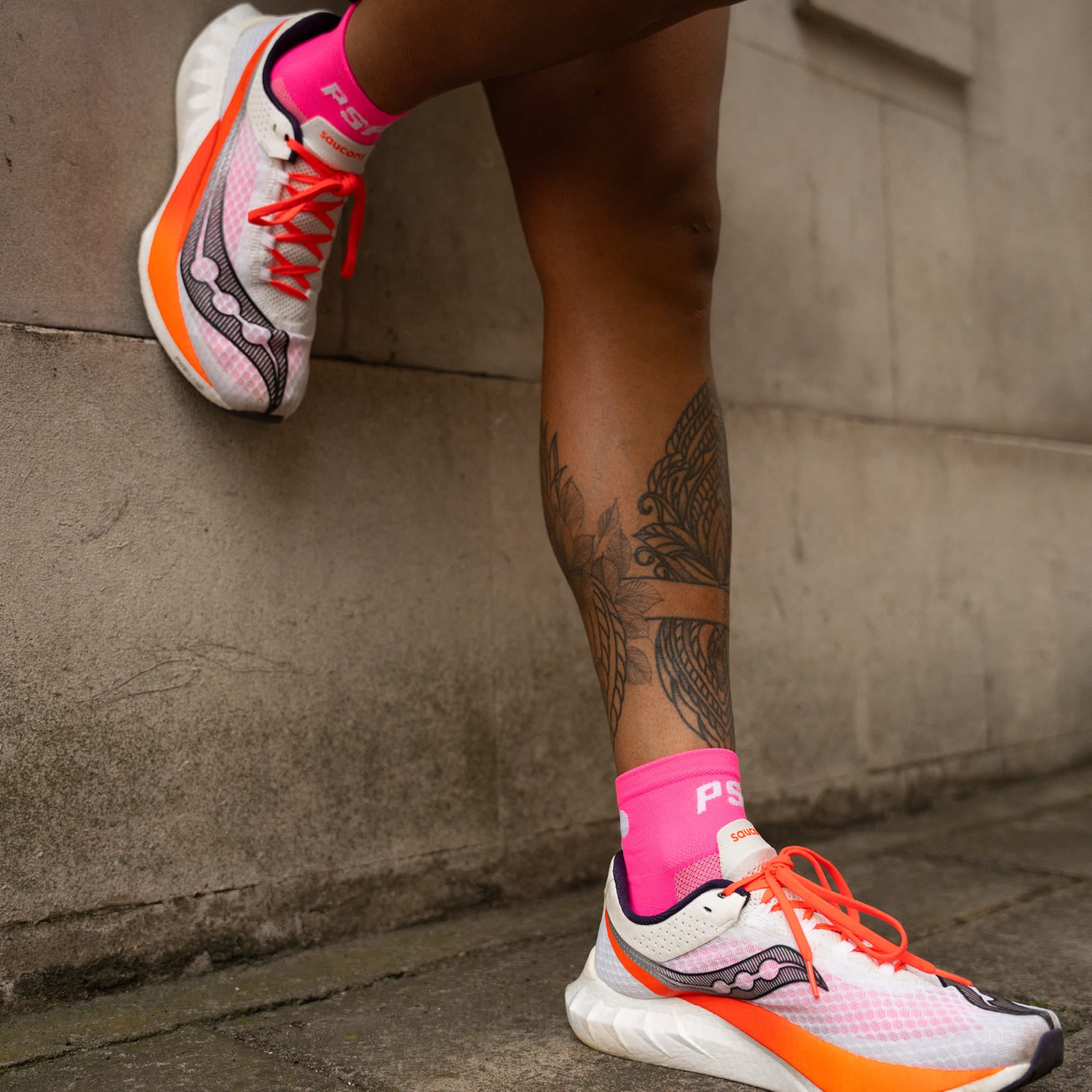 Performance Ankle Socks - Neon Pink