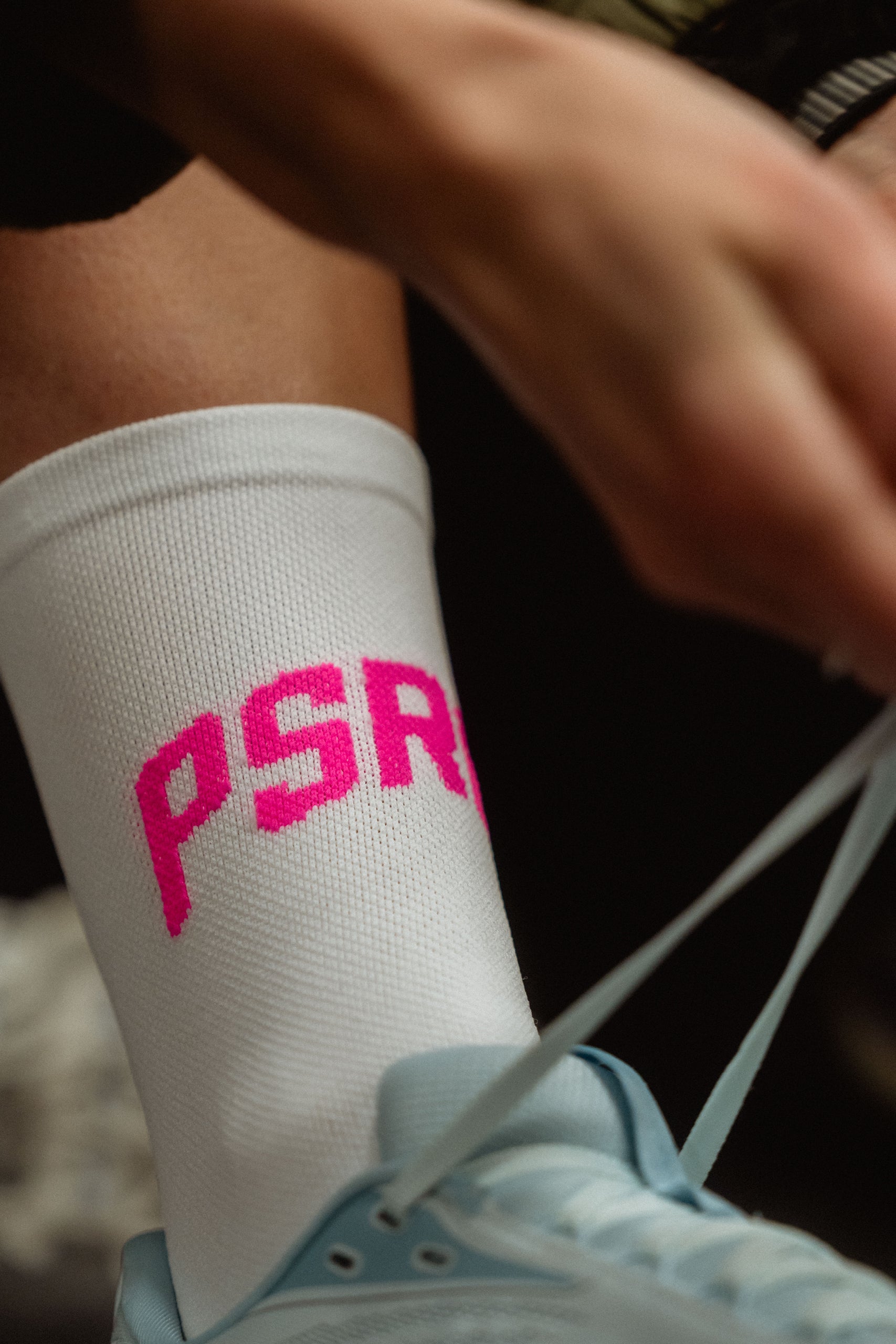 White/Pink Performance Running Socks – Puresport
